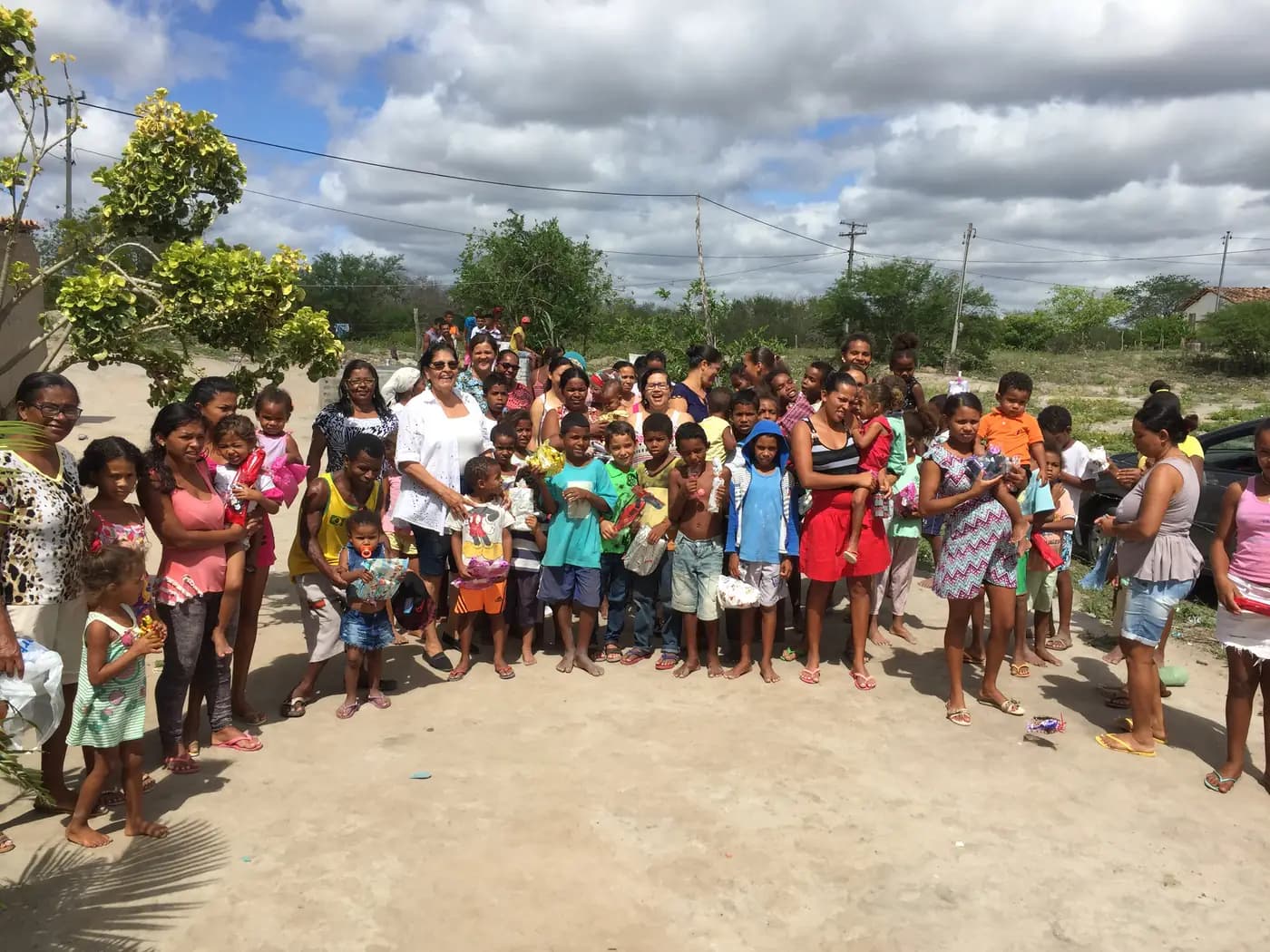 Fotografia do álbum "AJUDA HUMANITÁRIA"
