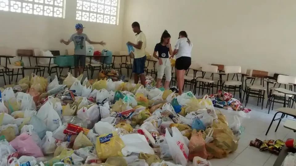 Fotografia do álbum "RECOLHA E ENTRE DE ALIMENTOS"