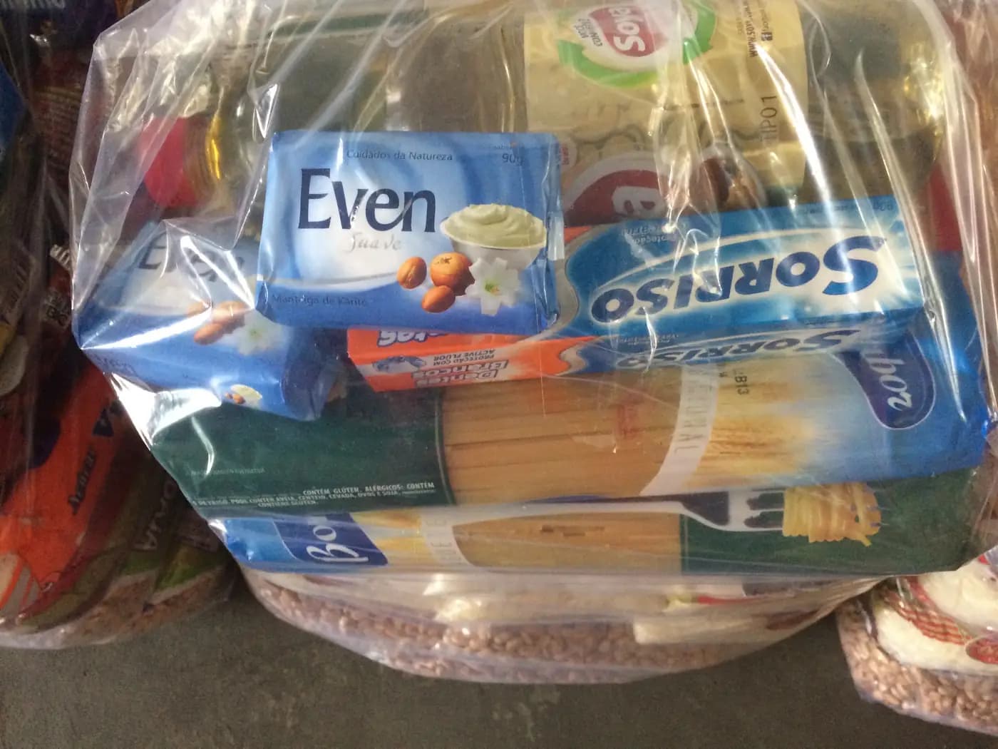 Fotografia do álbum "RECOLHA E ENTRE DE ALIMENTOS"