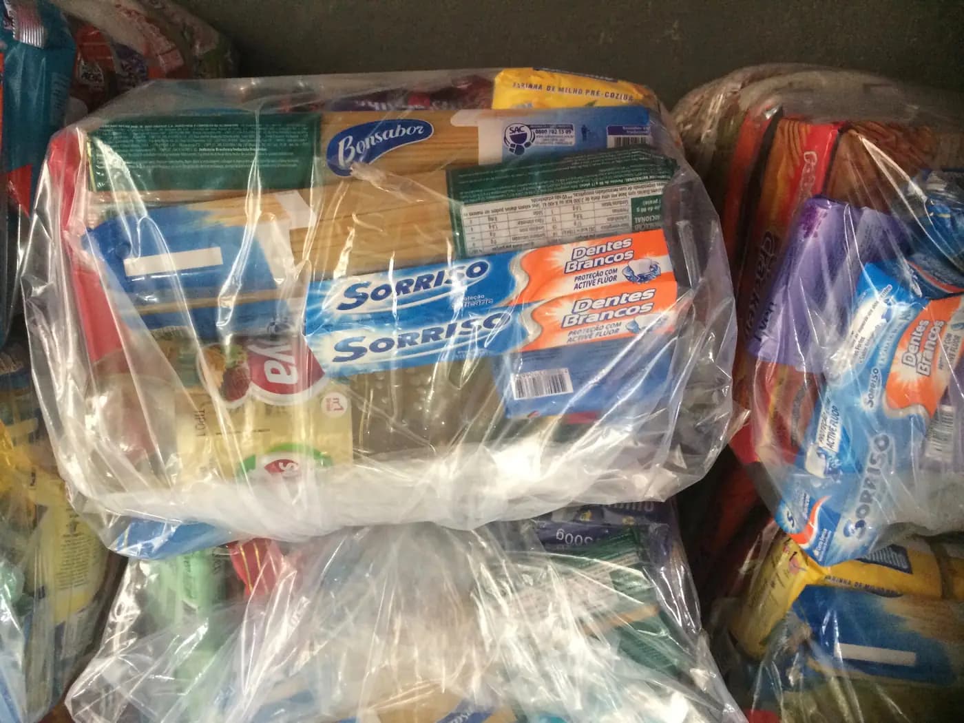 Fotografia do álbum "RECOLHA E ENTRE DE ALIMENTOS"